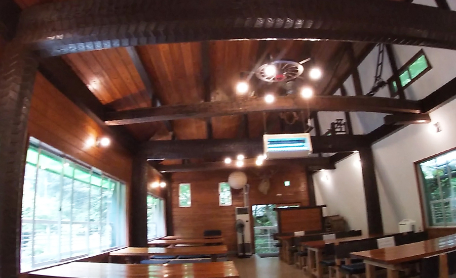 釣った魚はレストランですぐ焼いてくれます