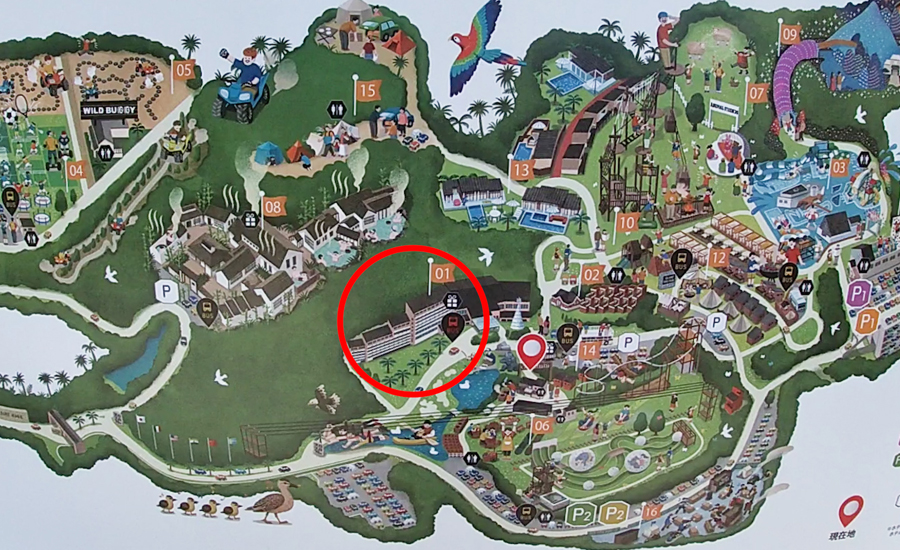 「ホテル・ザ・パヴォーネ」は施設内の中央ぐらいにあります