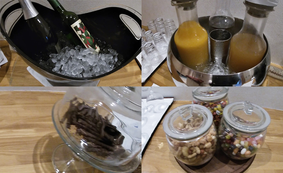 宿泊部屋の入口のそばに、お菓子やジュース、お酒が滞在中は飲み放題のラウンジがあります。