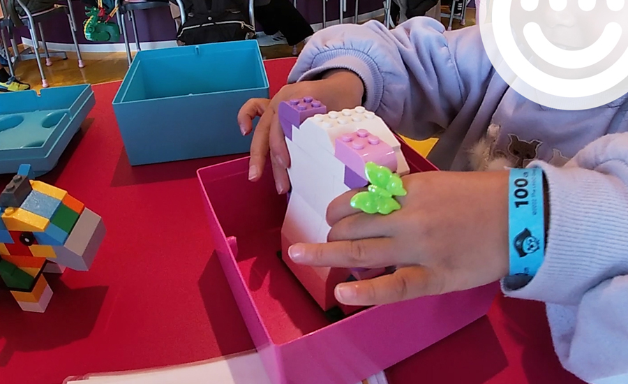 レゴづくりの体験教室もレゴシティにあります