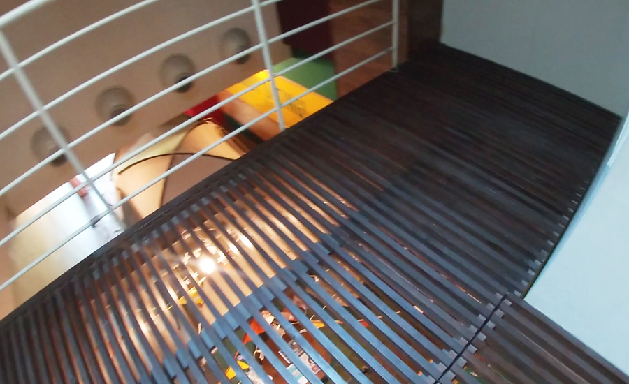 最大８名まで宿泊することができ、大人数の場合、テントで寝る人と、ロフトで寝る人に分かれるのかなと思います