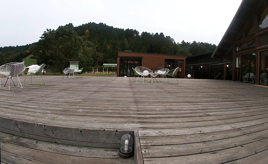 グランエレメント、カフェ1ウッドデッキ