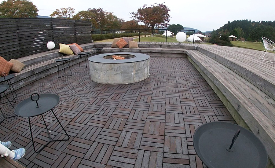 グランエレメント、カフェ3ウッドデッキ