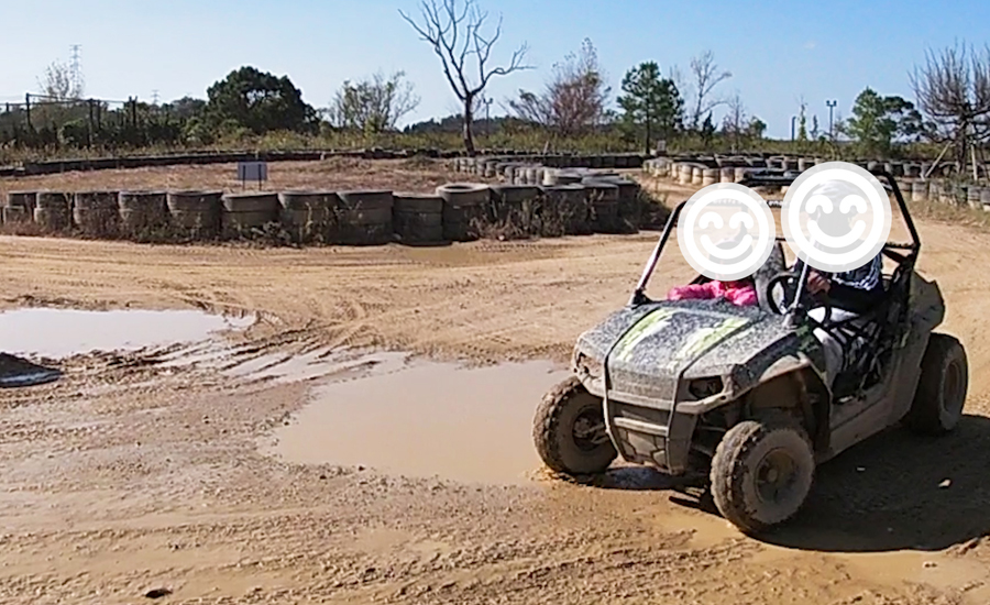 4歳以上なら一緒に乗ることのできるスピード・バギー