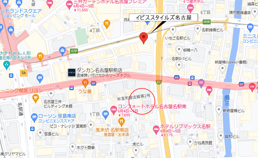 少し歩きますが、片側3車線の大きな道を超えたところから駐車場料金がかなり下がります