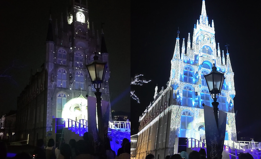 花の時計の前で開催される点灯式はかなり見物です