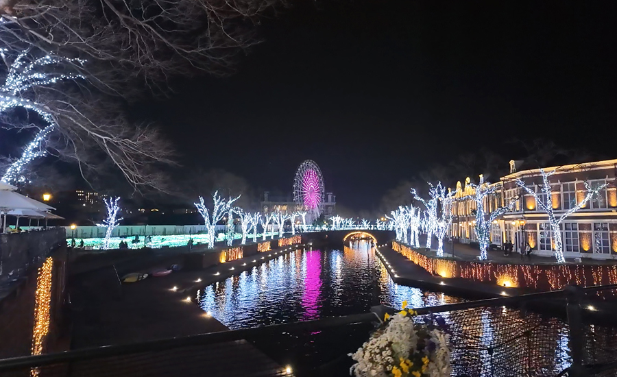 点灯式が終わると一気にパーク内がイルミネーションに包まれます