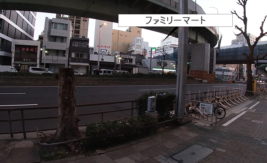 夜間もレストランの売店は使えますが、コンビニも近くにあります