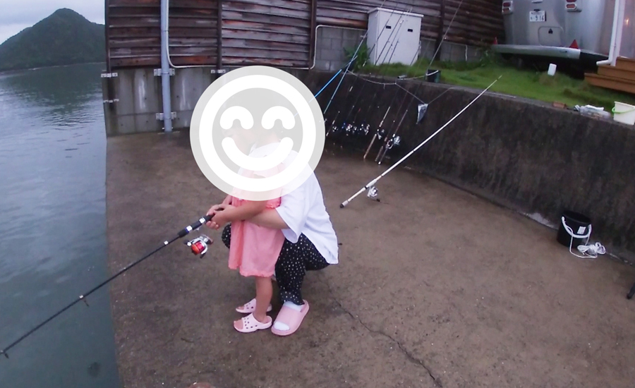 宿泊しているトレーラーハウスの目の前で海釣りを楽しむことが出来ます