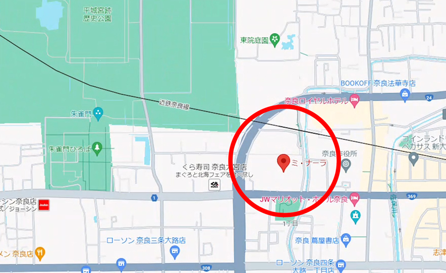 奈良市役所のすぐそば「ミ・ナーラ」というショッピングモール内にあります
