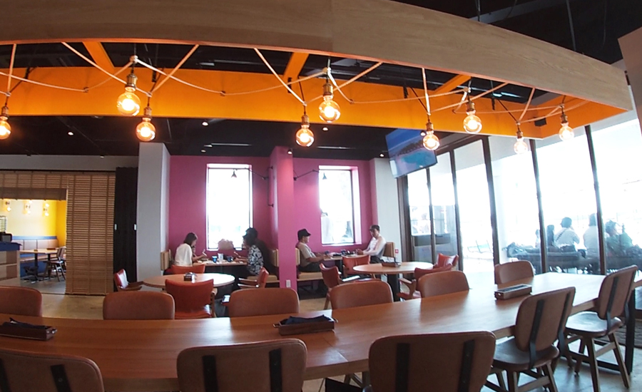 海外に来たような雰囲気のあるカフェ『ヘミングウェイ』2