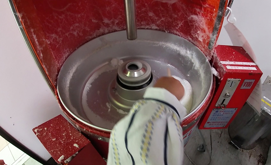 食堂に置いてあった「綿あめ機」がコスパも良く子供に人気