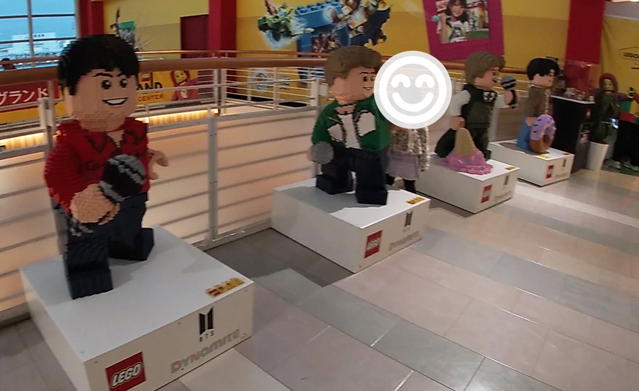 BTSメンバーの巨大レゴ1