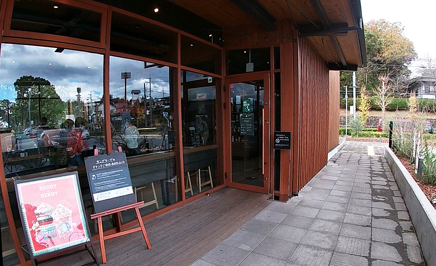 スターバックス奈良鴻池運動公園前店、正面玄関