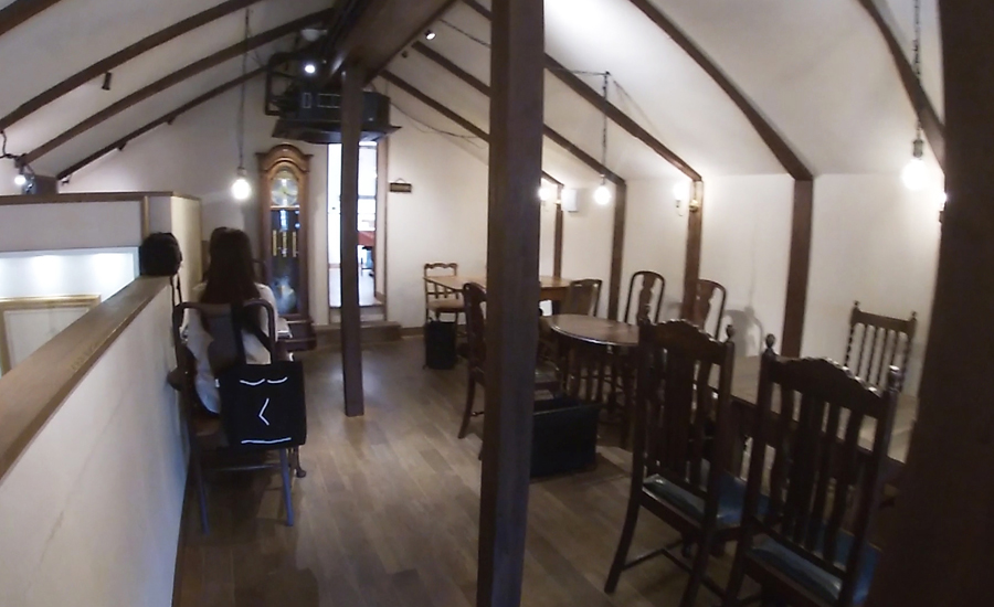 店内もレトロな雰囲気で落ち着きました