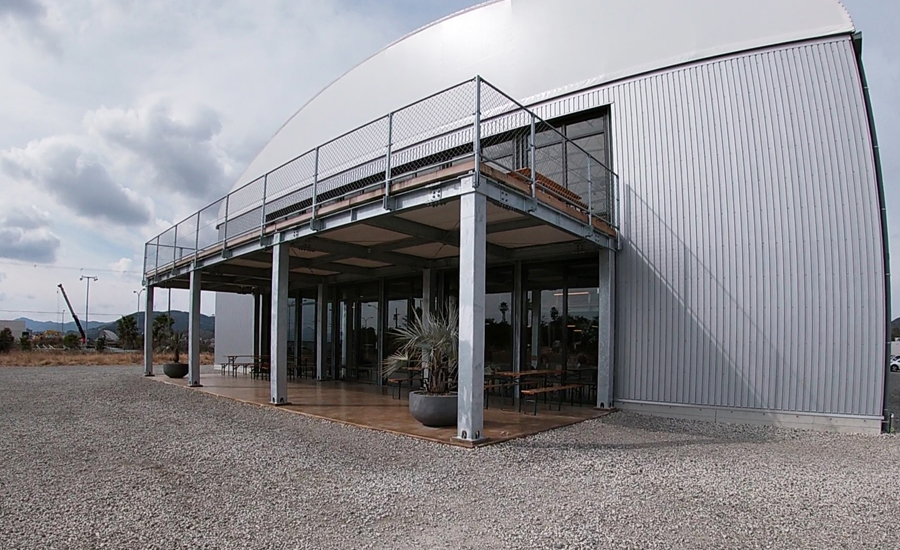 無骨な看板や建物がオシャレでカッコいい1