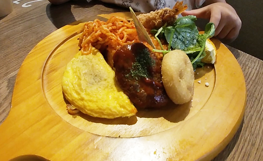 お子様用メニューもあるのでファミリーでも気兼ねなく来れます！