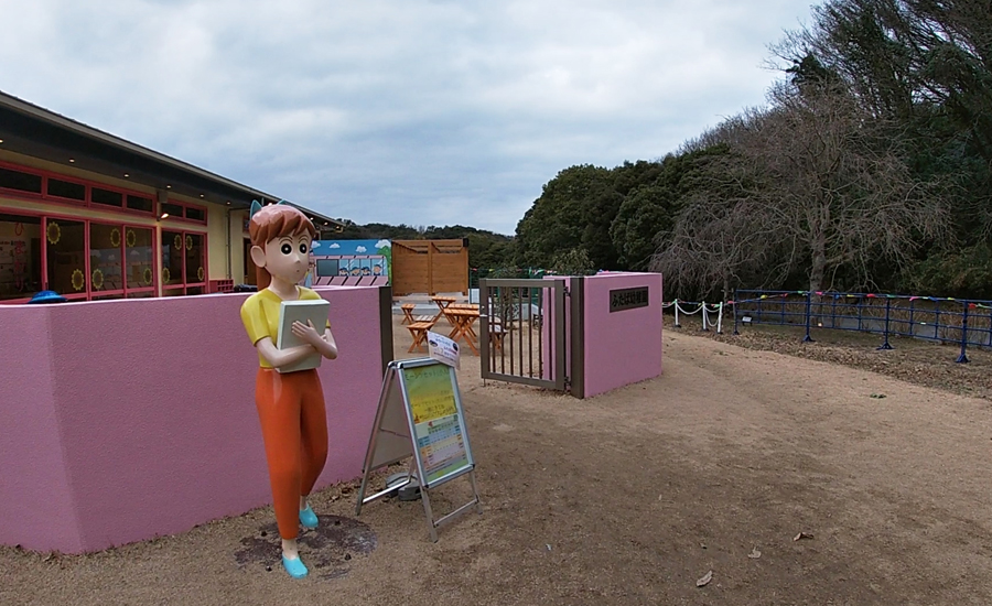 ふたば幼稚園を再現したかくれんぼ迷路