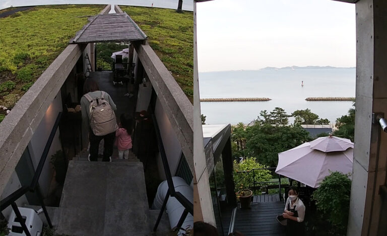 入り口は海に向かって崖の階段を下りていくようになっていて、お店に入るところから普段とは異空間な雰囲気のお店です。-768x469