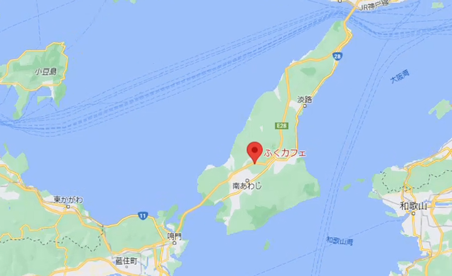 「ふくカフェ」は淡路島のちょうど真ん中ぐらいの場所にあり、高速道路からも近い場所にあります。