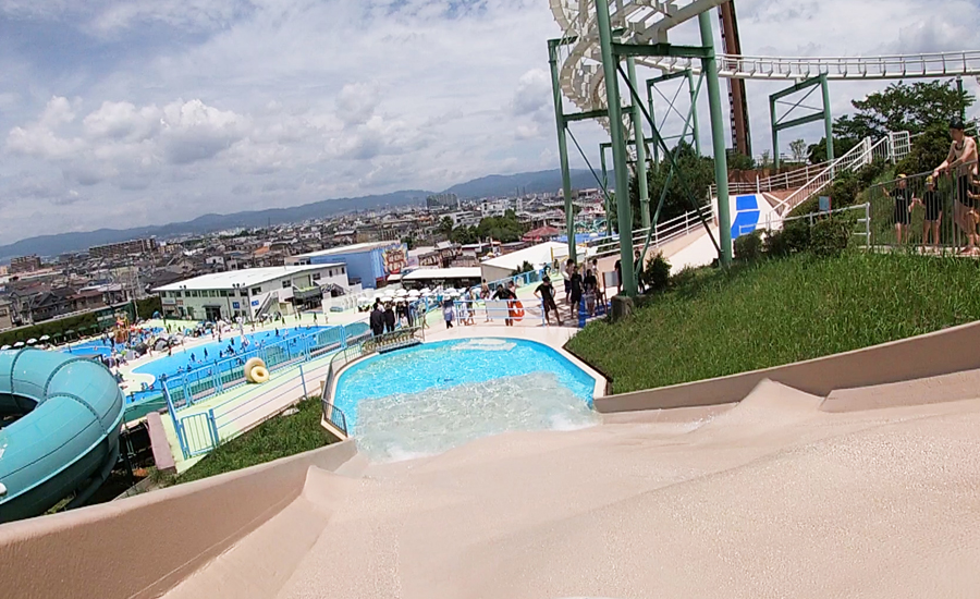 幼児も滑ることが出来る無料のスライダー