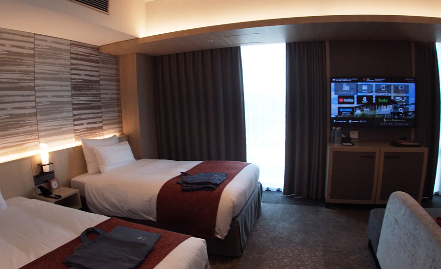 宿泊したのお部屋は広々としたエミオンフォース2