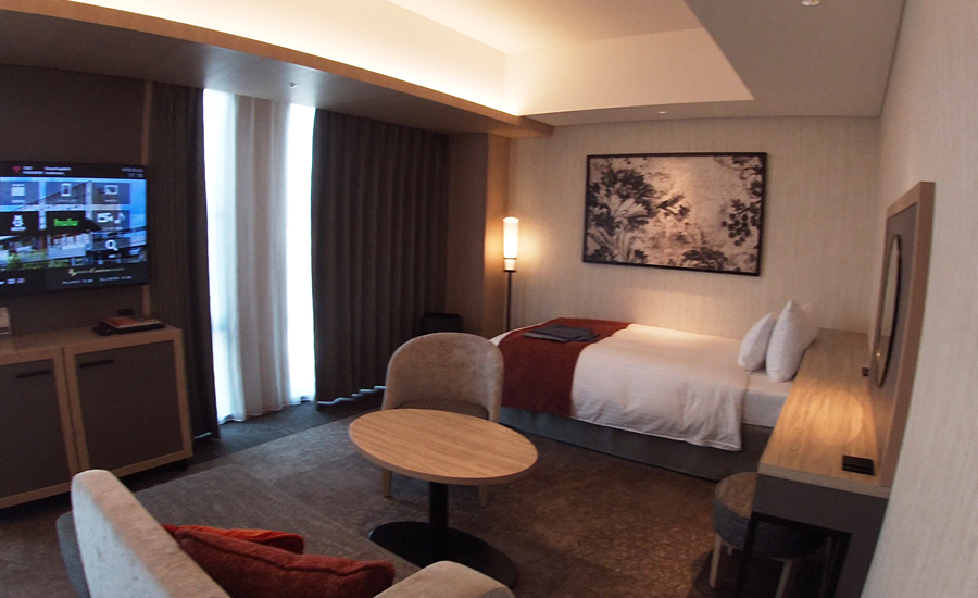 宿泊したのお部屋は広々としたエミオンフォース1